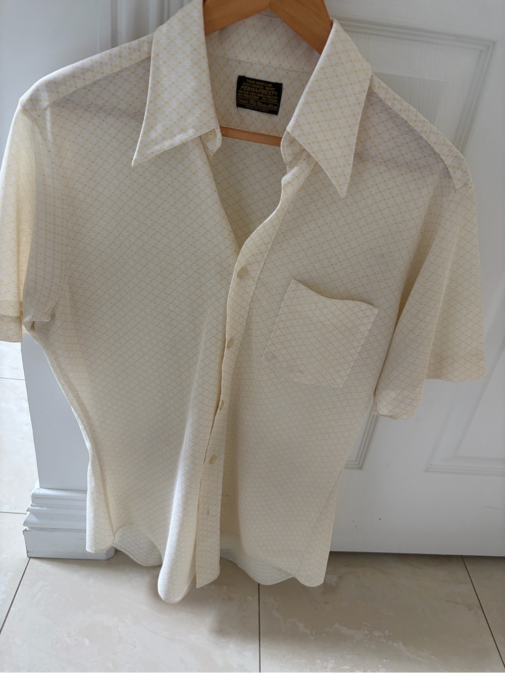 Sears Vintage Men's Short-Sleeve Cream Patterned Shirt